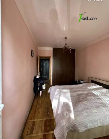 2 սենյականոց բնակարան Մամիկոնյանց փողոցում, 68 ք.մ., 2/5 հարկ, մասնակի վերանորոգում, քարե շենք