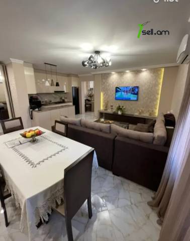 3 սենյականոց բնակարան Էզրաս Հասրաթյանի փողոցում, 65 ք.մ., մի քանի պատշգամբ, 4/9 հարկ