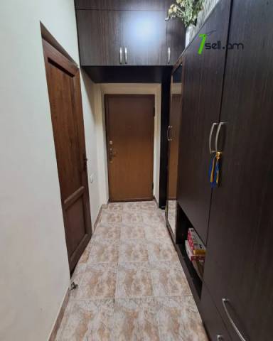 2 սենյականոց բնակարան Աբովյան փողոցում, 45 ք.մ., եվրովերանորոգված, քարե շենք