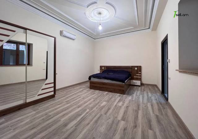 Մեկ հարկանի քարե տուն Ազատության պողոտայում Արաբկիրում, 370 ք.մ., 3+ սանհանգույց, եվրովերանորոգված