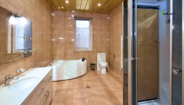 Երեք հարկանի քարե տուն, Նոյ թաղամաս Մալաթիա Սեբաստիայում, 430 քմ, 2 սանհանգույց