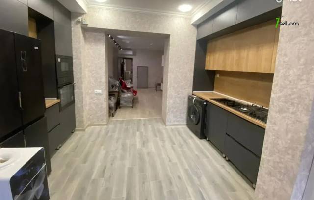 4 սենյականոց բնակարան Սունդուկյան փողոցում, 85 ք.մ., 1/5 հարկ, 2 սանհանգույց