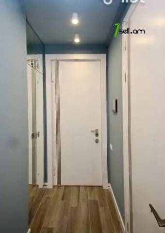 2 սենյականոց բնակարան Նալբանդյան փողոցում, 36 քմ, բարձր առաստաղներ, կապիտալ վերանորոգված, քարե շենք