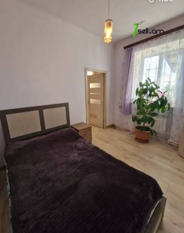 Մեկ հարկանի քարե տուն Բուժաշխատողների փողոցում Նորք Մարաշում, 96 քմ, կապիտալ վերանորոգված