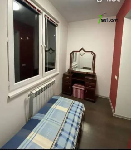 3 սենյականոց բնակարան Մալյան փողոցում, 55 ք.մ., կապիտալ վերանորոգված, քարե շենք