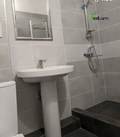 2 սենյականոց բնակարան Սունդուկյան փողոցում, 61 քմ, 6/12 հարկ, մասնակի վերանորոգում