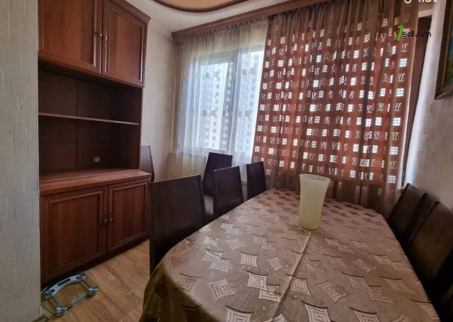 4 սենյականոց բնակարան Բրյուսովի փողոցում, 111 ք.մ., 6/9 հարկ, կապիտալ վերանորոգված
