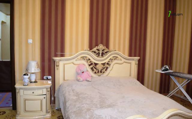 3 սենյականոց բնակարան Շիրակացի փողոցում, 81 ք.մ., 1/3 հարկ, եվրովերանորոգված, քարե շենք