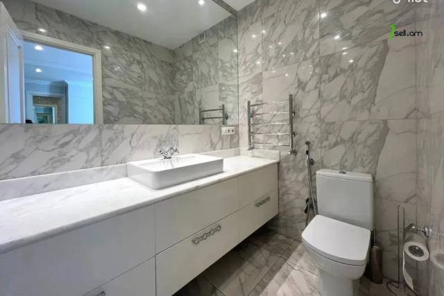 Ընդարձակ 4 սենյականոց բնակարան նորակառույց շենքում Վարդանանց փողոցում, 206 քմ, 20/23 հարկ