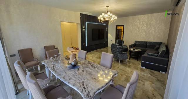 Երկու հարկանի քարե տուն Նար-Դոսի փողոցում կենտրոնում, 400 քմ, 3+ սանհանգույց, կապիտալ վերանորոգված