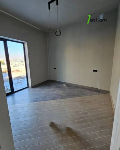 Երկու հարկանի թաունհաուզ Ծարավ աղբյուրի փողոցում Ավանում, 315 քմ, 2 սանհանգույց