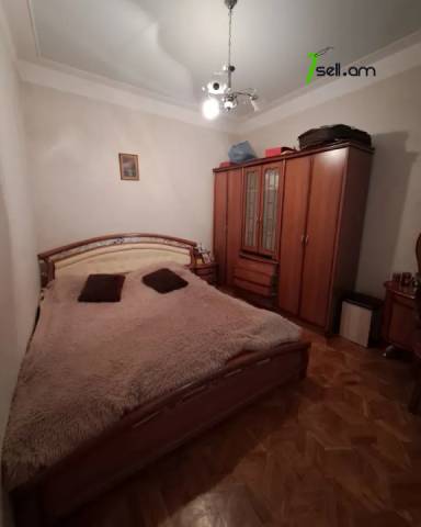 3 սենյականոց բնակարան Պարոնյան փողոցում, 95 ք.մ., բարձր առաստաղներ, 2/5 հարկ, կապիտալ վերանորոգված