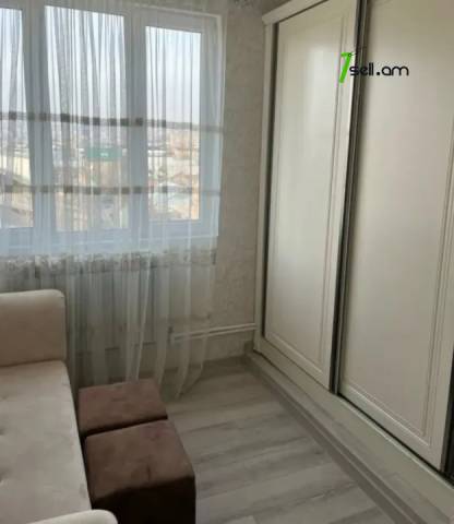 4 սենյականոց բնակարան Էրեբունու փողոցում, 90 քմ, դիզայներական ոճով վերանորոգված, քարե շենք