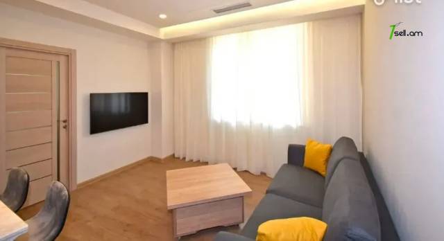 2 սենյականոց բնակարան նորակառույց շենքում Եզնիկ Կողբացու փողոցում, 50 ք.մ., բարձր առաստաղներ