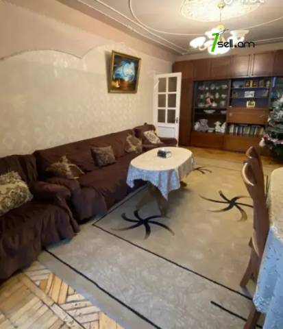 3 սենյականոց բնակարան Լեփսիուսի փողոցում, 78 ք.մ., 5/9 հարկ, մասնակի վերանորոգում