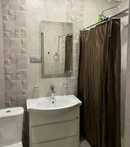 2 սենյականոց բնակարան, Komitas Ave, 65 քմ, բարձր առաստաղներ, կապիտալ վերանորոգված, քարե շենք