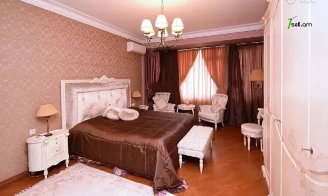 3 սենյականոց բնակարան Աբովյան փողոցում, 100 ք.մ., 2 սանհանգույց, բարձր առաստաղներ, 3/6 հարկ