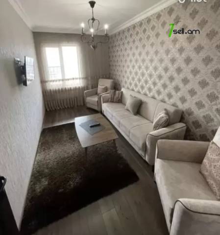 3 սենյականոց բնակարան, Նազարբեկյան թաղամաս, 100 ք.մ., մի քանի պատշգամբ, նախավերջին հարկ