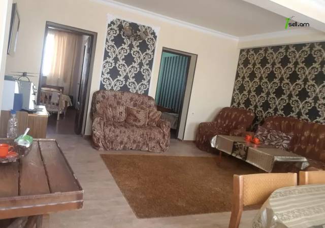 Մեկ հարկանի քարե տուն Ձորաղբյուրում, 1000 ք.մ., մասնակի վերանորոգում