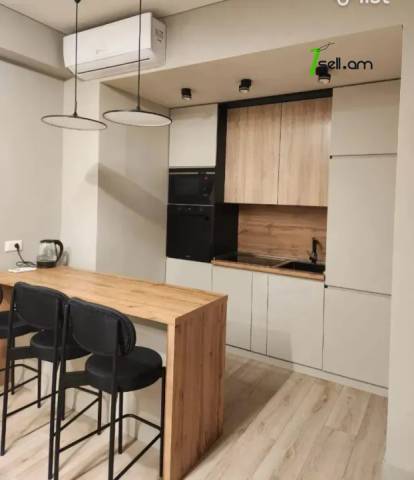 3 սենյականոց բնակարան նորակառույց շենքում Ալեք Մանուկյանի փողոցում, 73 ք.մ., նախավերջին հարկ