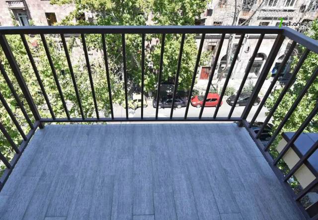 5 սենյականոց բնակարան Տերյան փողոցում, 125 ք.մ., 2 սանհանգույց, դիզայներական ոճով վերանորոգված