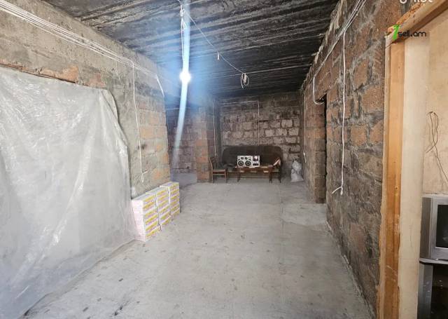 Մեկ հարկանի տուն Սիլիկյան 6-րդ փողոցում Աջափնյակում, 97 քմ