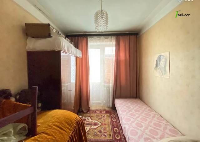 3 սենյականոց բնակարան Մալյան փողոցում, 81 ք.մ., 2 սանհանգույց, մի քանի պատշգամբ, նախավերջին հարկ