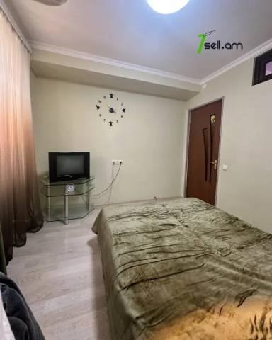 3 սենյականոց բնակարան Արցախի պողոտայում, 67 քմ, 1/14 հարկ, կապիտալ վերանորոգված, քարե շենք