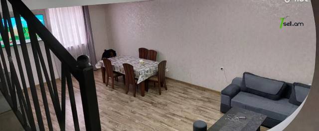 Երկու հարկանի քարե տուն Շիրազի փողոցում Աջափնյակում, 163 ք.մ., 2 սանհանգույց, կապիտալ վերանորոգված