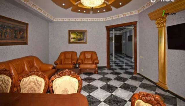 3 սենյականոց բնակարան նորակառույց շենքում Վիկտոր Համբարձումյան փողոցում, 120 ք.մ., 2 սանհանգույց