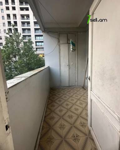 2 սենյականոց բնակարան Փավստոս Բուզանդի փողոցում, 70 ք.մ., բարձր առաստաղներ, 6/9 հարկ