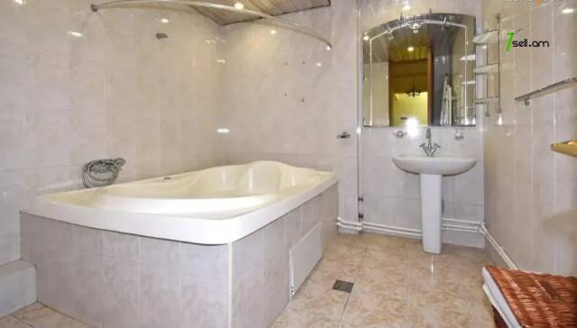 Ընդարձակ 4 սենյականոց բնակարան նորակառույց շենքում Ալեք Մանուկյանի փողոցում, 210 քմ, 2/10 հարկ