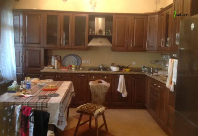 Երկու հարկանի քարե տուն Վարշավյան փողոցում Քանաքեռ Զեյթունում, 800 ք.մ., կապիտալ վերանորոգված