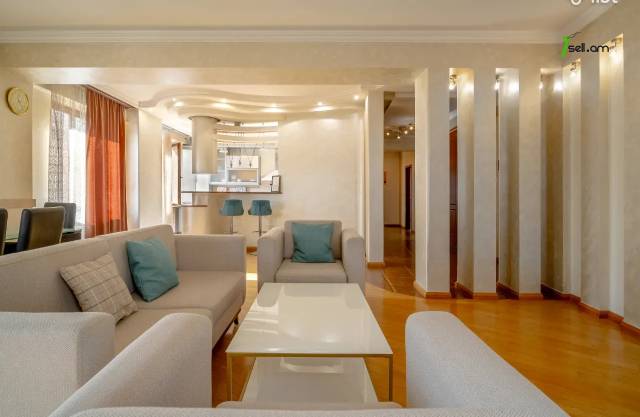 4 սենյականոց բնակարան նորակառույց շենքում Դեղատան փողոցում, 145 ք.մ., 2 սանհանգույց