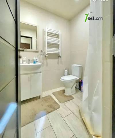 2 սենյականոց բնակարան Արամ Խաչատրյան փողոցում, 45 ք.մ., 1/9 հարկ, դիզայներական ոճով վերանորոգված