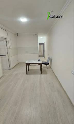 Երկու հարկանի քարե տուն Վահրամ Փափազյան փողոցում Արաբկիրում, 320 ք.մ., կապիտալ վերանորոգված