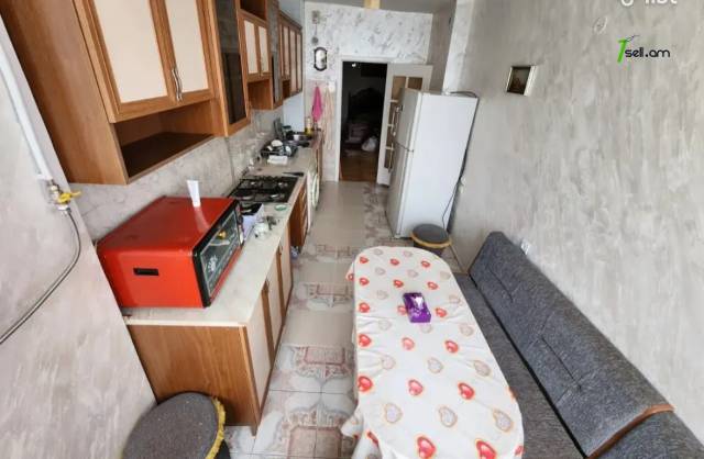 3 սենյականոց բնակարան, Շոպրոնի 1-ին նրբանցք, 62 ք.մ., 1/9 հարկ, մասնակի վերանորոգում