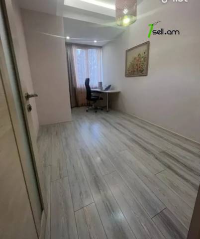 4 սենյականոց բնակարան նորակառույց շենքում Ադոնցի փողոցում, 120 ք.մ., 2 սանհանգույց, բարձր առաստաղներ