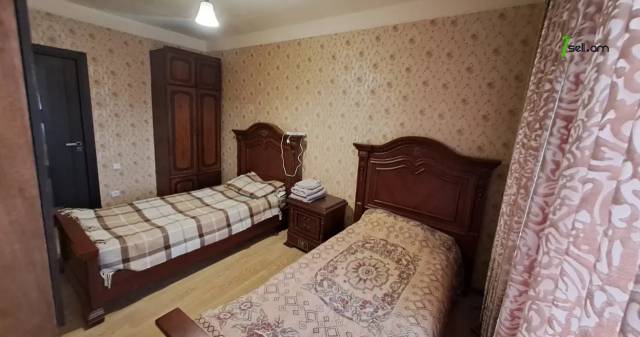 3 սենյականոց բնակարան Պարոնյան փողոցում, 115 քմ, նախավերջին հարկ, կապիտալ վերանորոգված