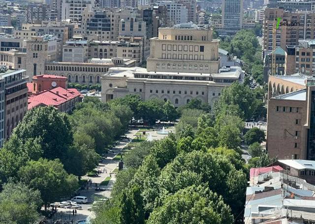 3 սենյականոց բնակարան նորակառույց շենքում Վարդանանց փողոցում, 134 քմ, 18/22 հարկ, 2 սանհանգույց