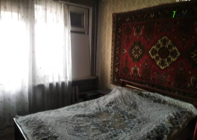 3 սենյականոց բնակարան Աշոտ Հովհաննիսյանի փողոցում, 78 ք.մ., 3/5 հարկ, բարձր առաստաղներ