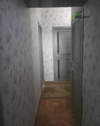 3 սենյականոց բնակարան Կամոյի փողոցում, 100 ք.մ., մասնակի վերանորոգում, քարե շենք