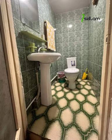 Մեկ հարկանի քարե տուն Սարի Թաղ 1-ին փողոցում կենտրոնում, 205 ք.մ., կոսմետիկ վերանորոգում