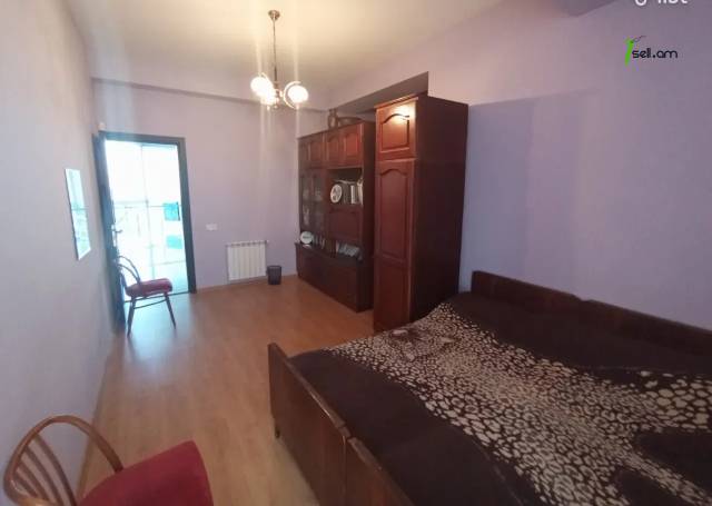 Երեք հարկանի տուն Բագրևանդի փողոցում Նոր Նորքում, 320 քմ, 2 սանհանգույց, կապիտալ վերանորոգված