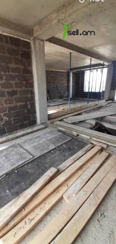 Երկու հարկանի թաունհաուզ Մհեր Մկրտչյանի 3-րդ փողոցում Առինջում, 186 ք.մ., 2 սանհանգույց