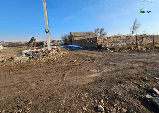 Հողատարածք բնակելի շինությունների համար, Улица Егварда Нати Եղվարդում, 800 քմ