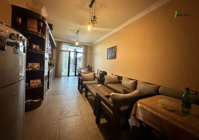 Մեկ հարկանի քարե տուն Բագրևանդի 42-րդ փողոցում Նոր Նորքում, 1100 քմ, 3+ սանհանգույց