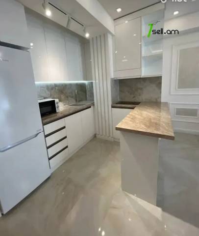 2 սենյականոց բնակարան նորակառույց շենքում Լենինգրադյան փողոցում, 67 ք.մ., 12/14 հարկ