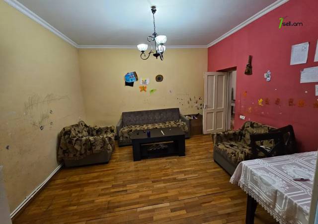 Մեկ հարկանի քարե տուն Նոր-Արեշի 44 փողոցում Էրեբունիում, 376 ք.մ., կոսմետիկ վերանորոգում