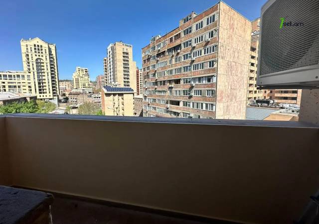 2 սենյականոց բնակարան Սարյանի փողոցում, 66 ք.մ., 3/6 հարկ, բարձր առաստաղներ, կապիտալ վերանորոգված